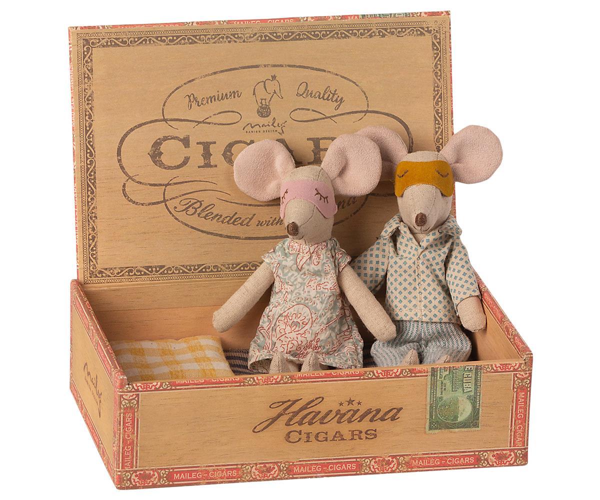 Maileg Mum & Dad Mice in Cigarbox - BouChic 