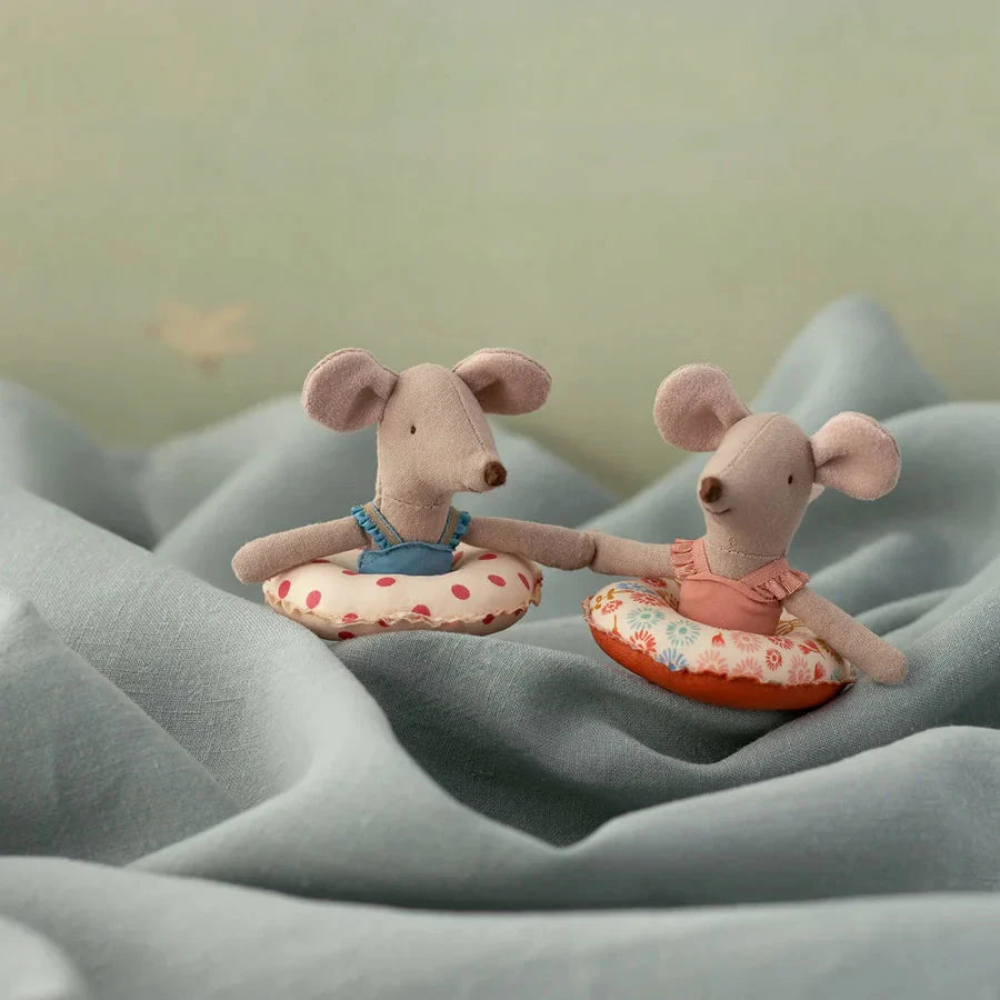 Maileg Beach Mouse with Float Little Sister Flower Pink - BouChic