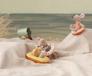Maileg Beach Mouse with Float Little Sister Flower Pink Toy BouChic | Homeware, Fashion, Gifts, Accessories 