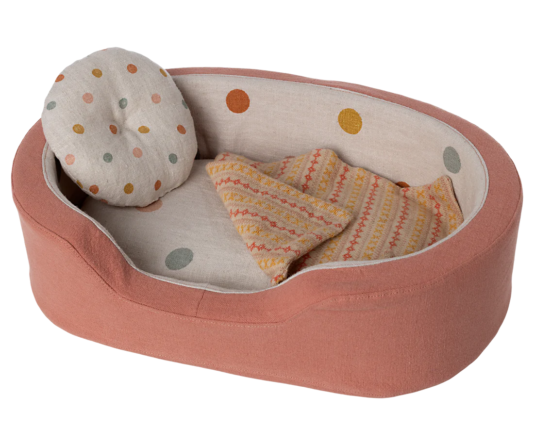 Maileg Dog Basket Coral/ Brown - BouChic 