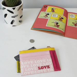 Peanuts 'Love' Zip Purse - BouChic