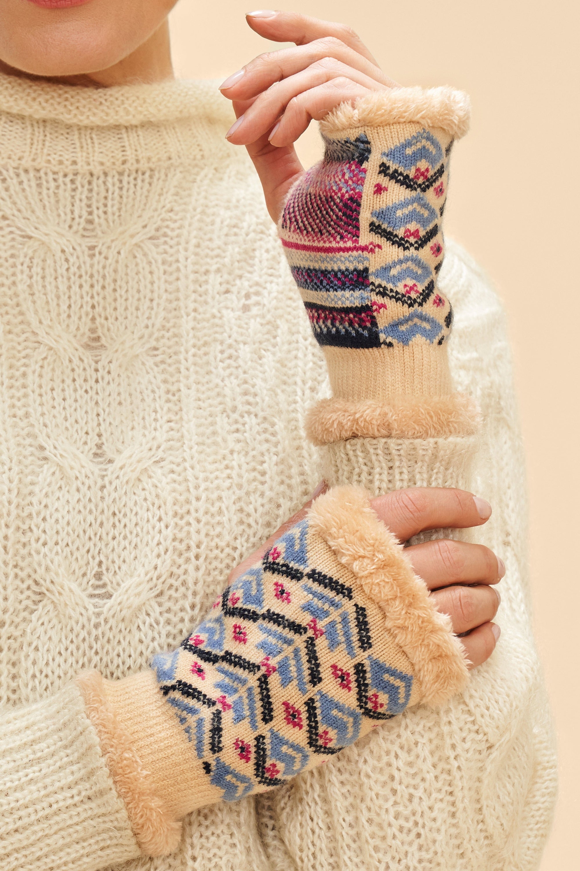 Powder Kristi Wrist Warmers Cream - BouChic