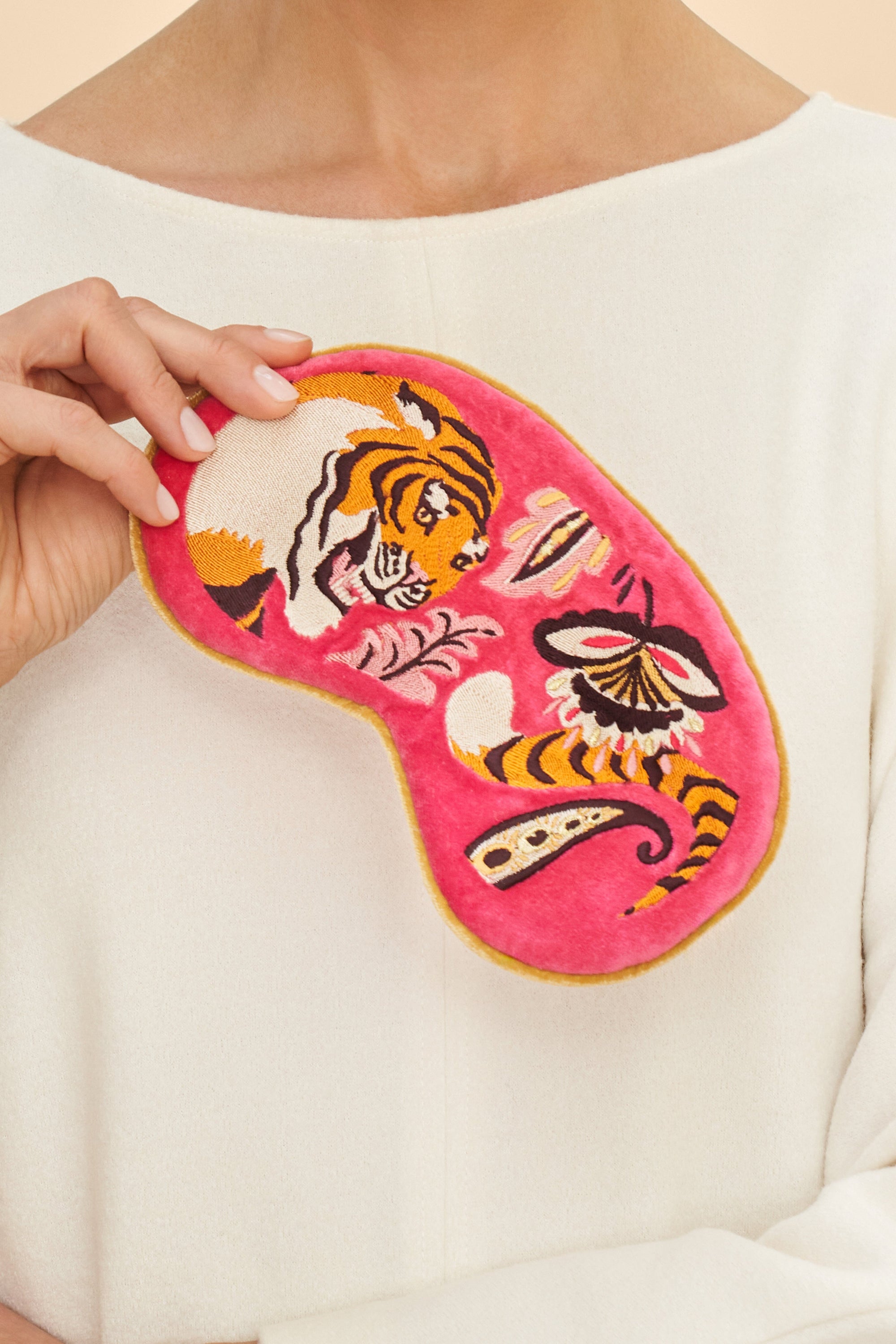 Powder Luxury Lavender Velvet Eye Mask - Thrill of the Tiger Fushcia - BouChic 