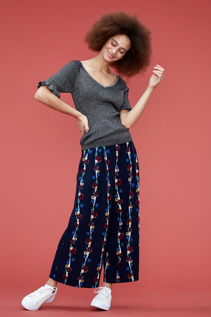 Emily & Fin Alli V Neck Metallic Ruffle Sleeve Top - BouChic 