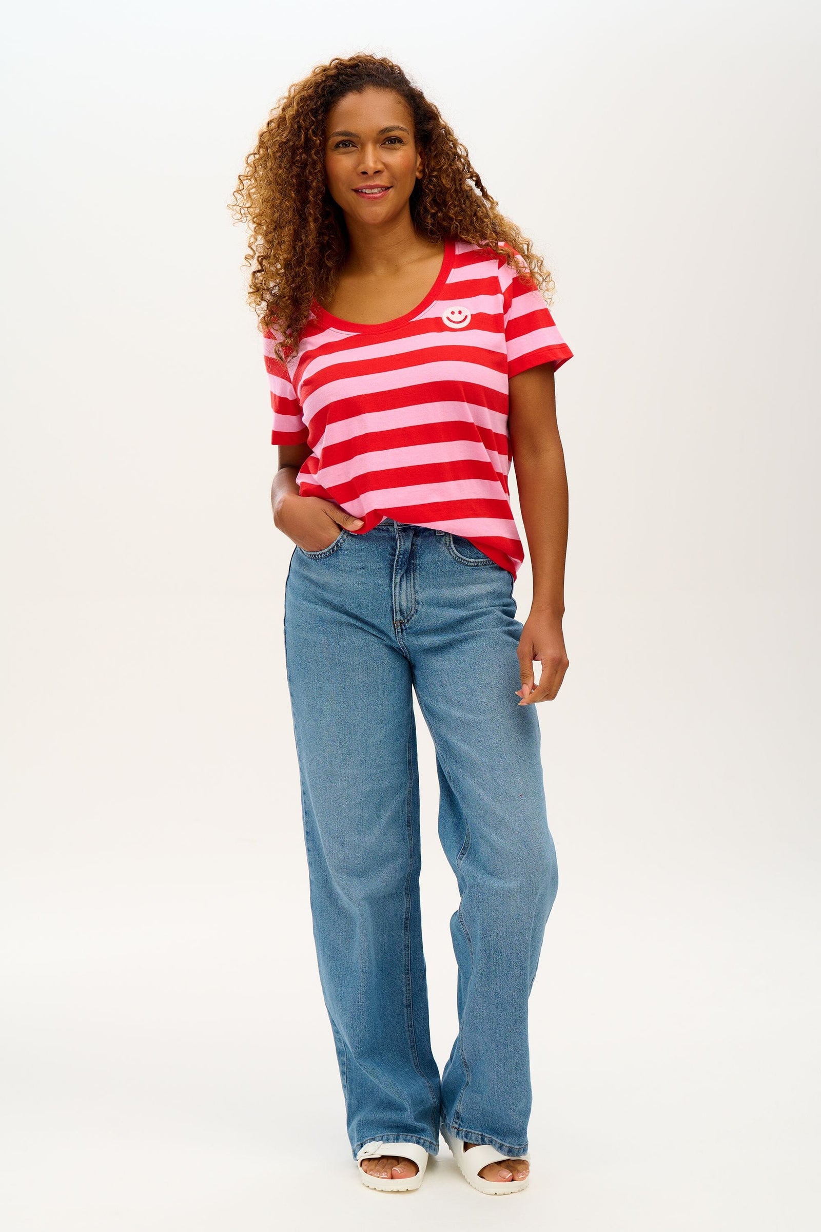 Sugarhill Sylvie Scoop Neck T-shirt Happy Stripes Pink/Red - BouChic 